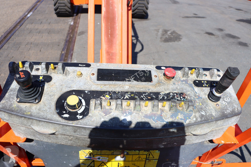 Piattaforma aerea JLG