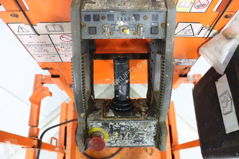 Piattaforma aerea JLG