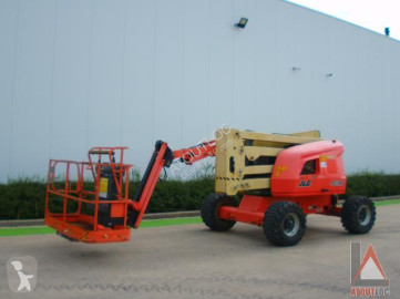 Nacelle automotrice articulée JLG