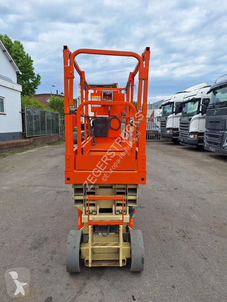 Piattaforma aerea JLG