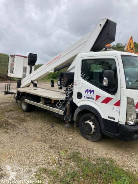Nacelle Nissan CABSTAR
