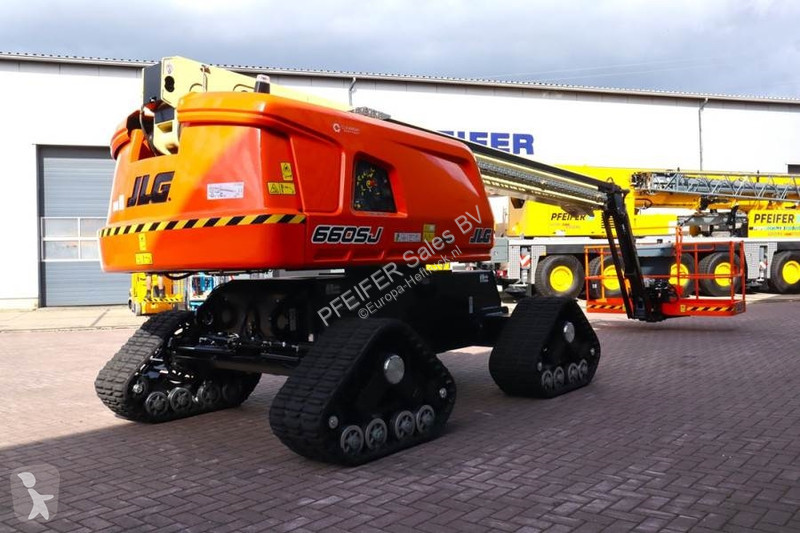 منصة تلسكوبية JLG Quad Tracks Also Available...