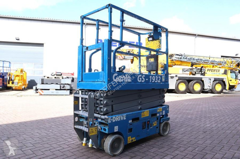 منصة تلسكوبية Genie E-Drive Several In Stock,...