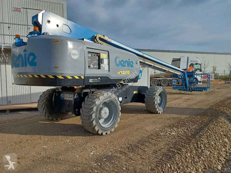 とん Telescopic self-propelled used Genie S85 XC - Ad n°10849998