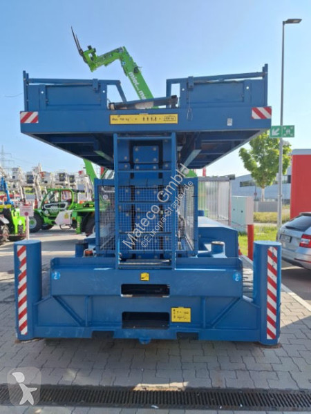 منصة تلسكوبية Hollandlift HL-220 D25 4WD/P/N