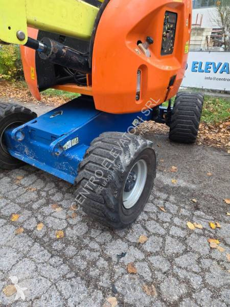Piattaforma aerea JLG 450 AJ