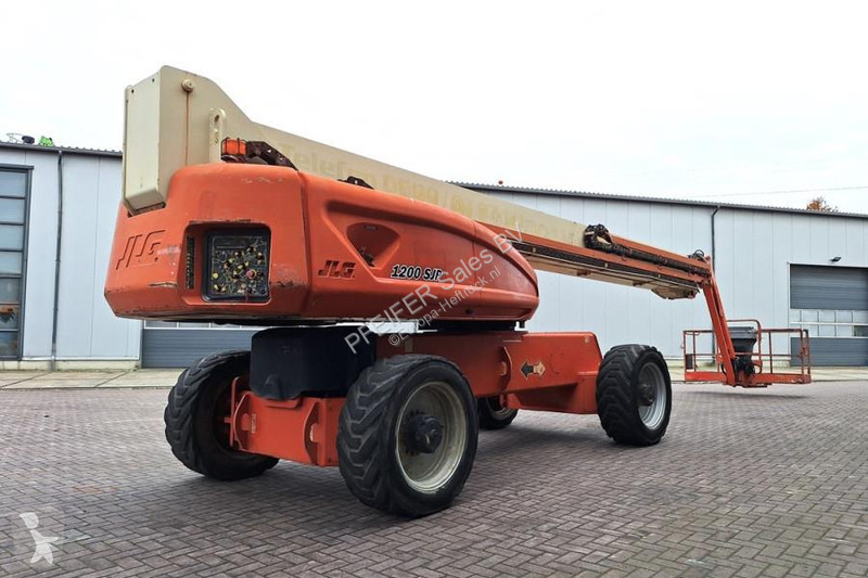 منصة تلسكوبية JLG Diesel, 38.7m Working Height,...