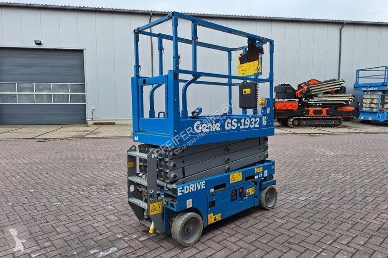 منصة تلسكوبية Genie E-Drive Several In Stock,...