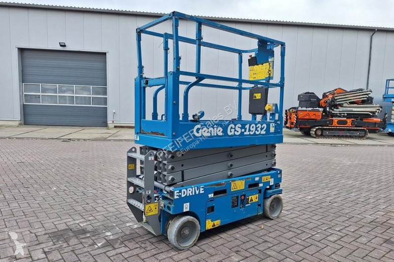 منصة تلسكوبية Genie E-Drive Several In Stock,...