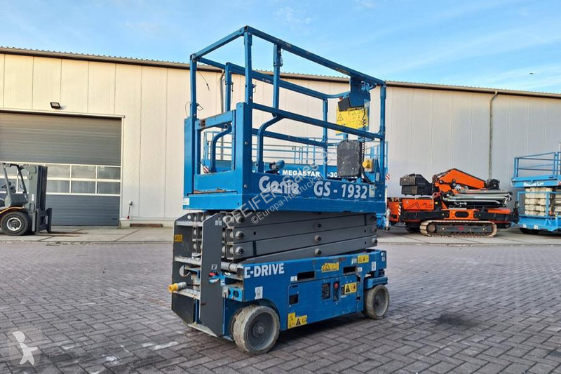 منصة تلسكوبية Genie E-Drive Several In Stock,...
