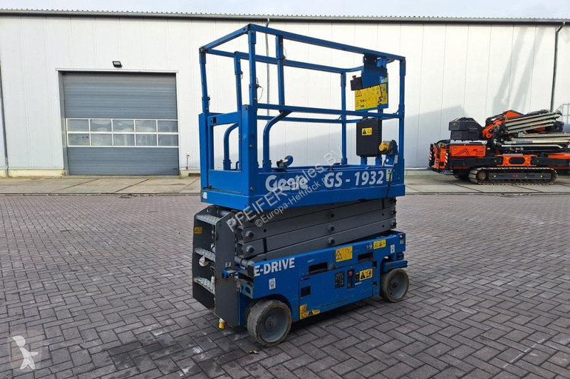 منصة تلسكوبية Genie E-Drive Several In Stock,...