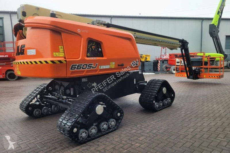 منصة تلسكوبية JLG Quad Tracks Also Available...