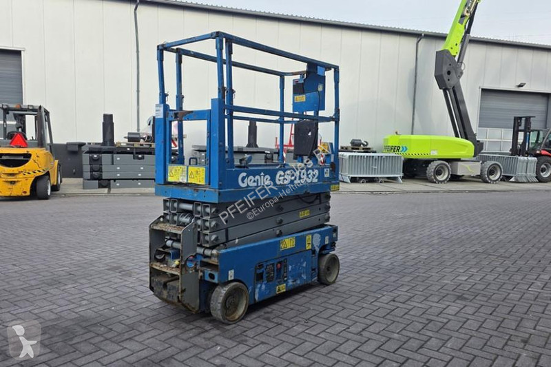 منصة تلسكوبية Genie Electric, Working Height...