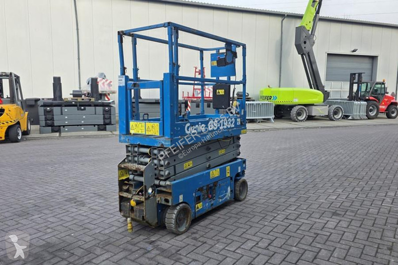 منصة تلسكوبية Genie Electric, Working Height...