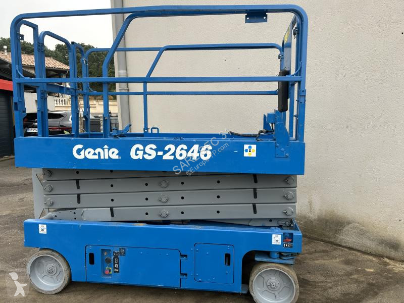 منصة تلسكوبية Genie