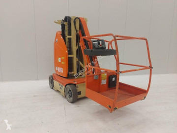 Nacelle automotrice Mât vertical JLG
