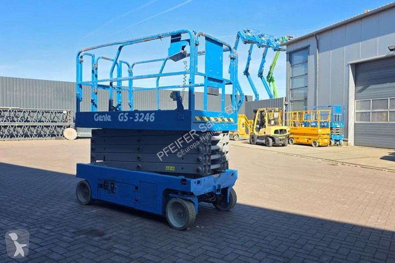 منصة تلسكوبية Genie GS3246 Electric, Working...
