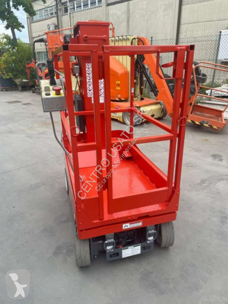 منصة تلسكوبية Skyjack SJ16