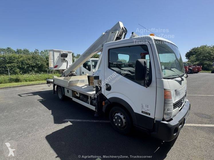 Samochód dostawczy Nissan