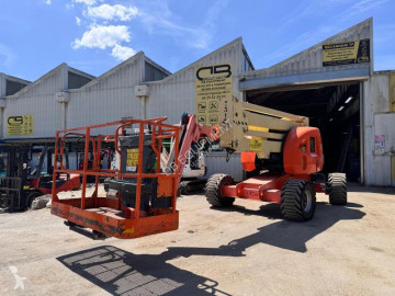 Nacelle automotrice articulée JLG