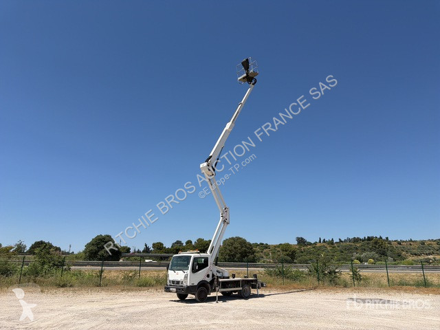 Plataforma elevadora Nissan
