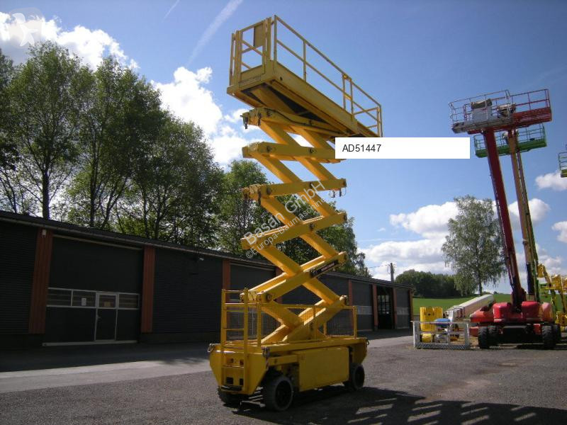 منصة تلسكوبية Hollandlift HL 190E12