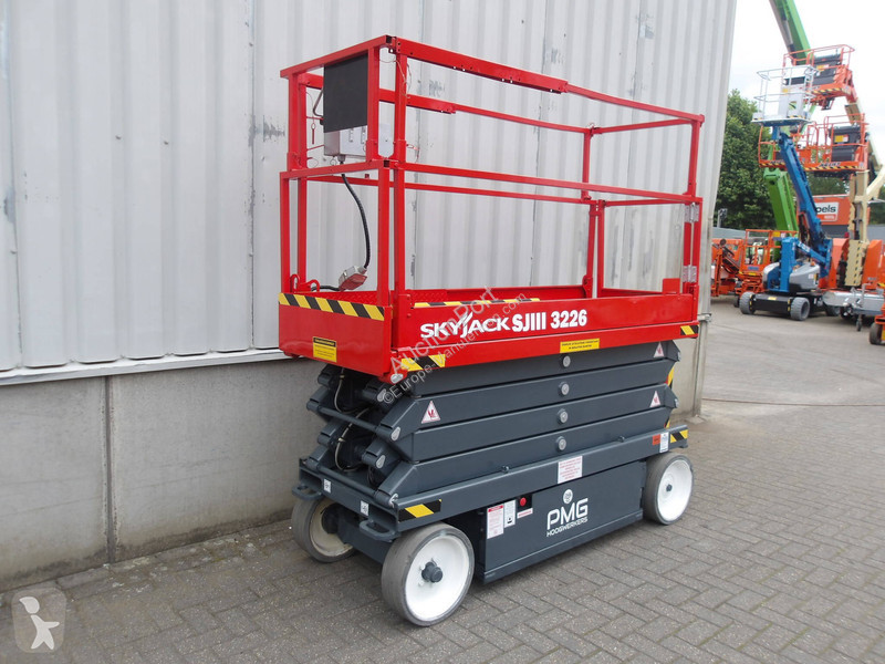 منصة تلسكوبية Skyjack SJ3226