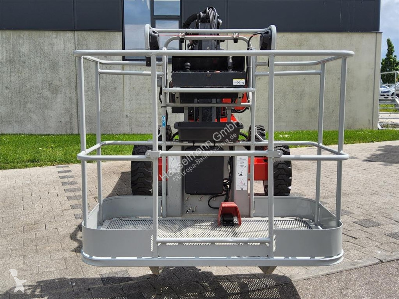 منصة تلسكوبية Manitou MANGO 12