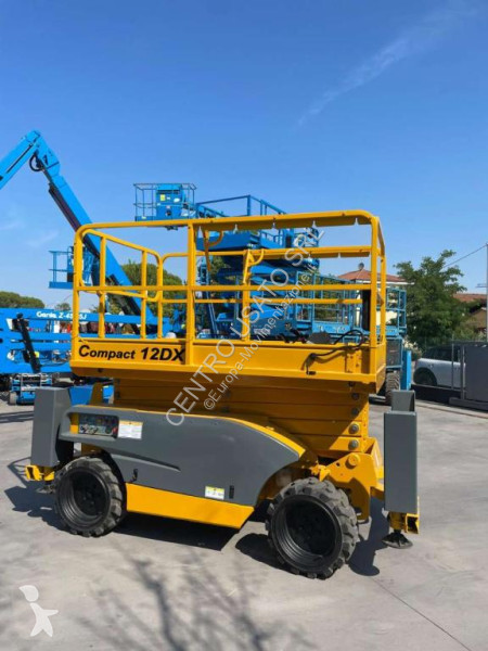 منصة تلسكوبية Haulotte 12DX