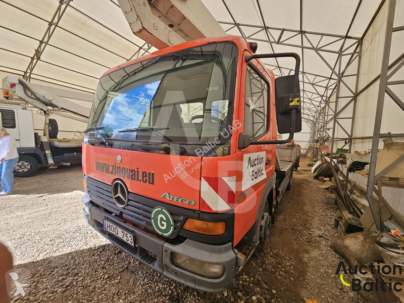 Lift Mercedes 815