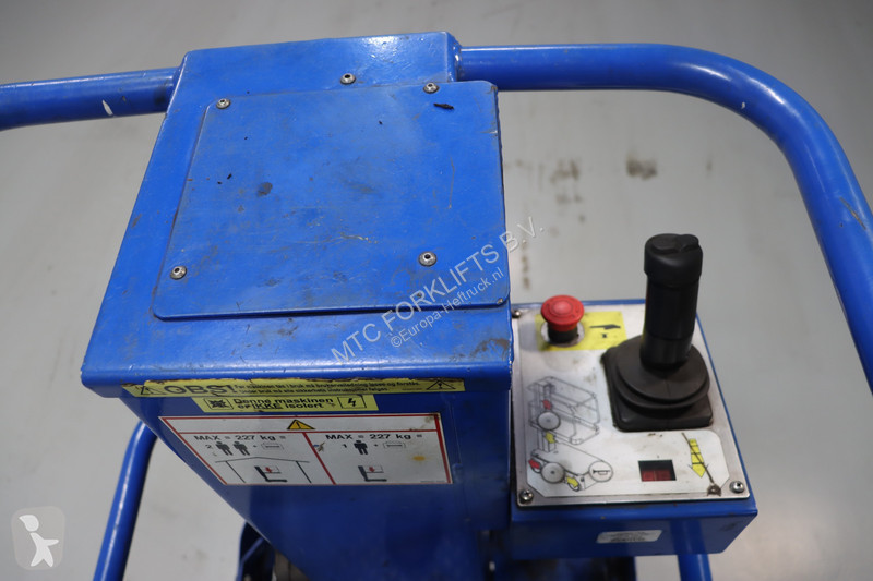 Plataforma elevadora UpRight TM12