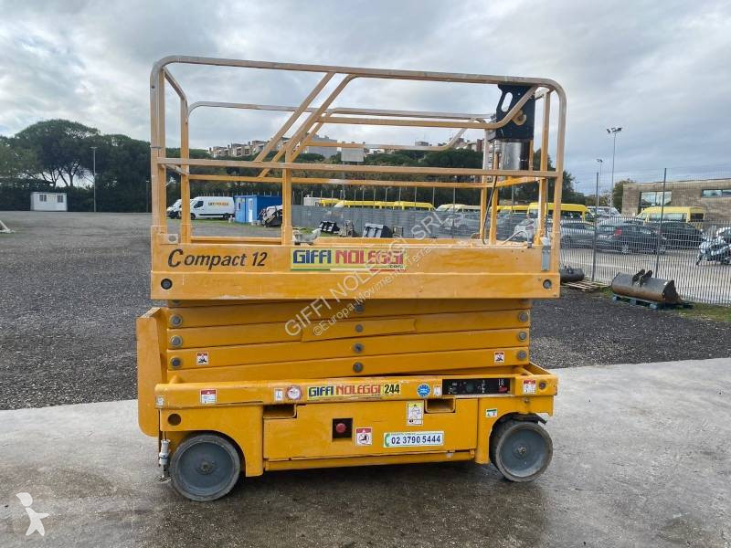 منصة تلسكوبية Haulotte COMPACT 12