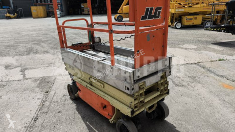 Nacelă autopropulsată cu platforma tip foarfece JLG