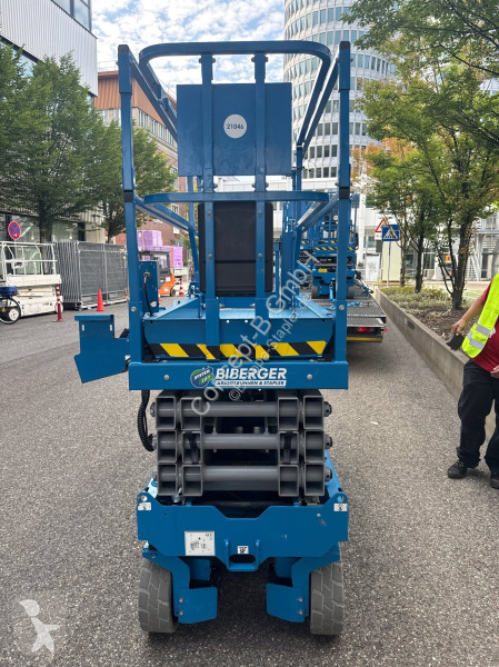 منصة تلسكوبية Genie GS 2632