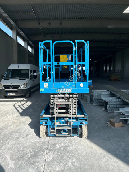 منصة تلسكوبية Genie GS 3246