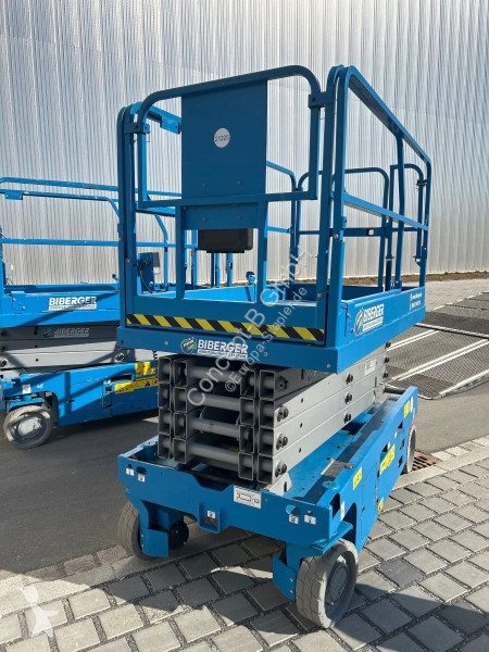 منصة تلسكوبية Genie GS 3246
