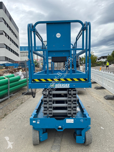 منصة تلسكوبية Genie GS 3246