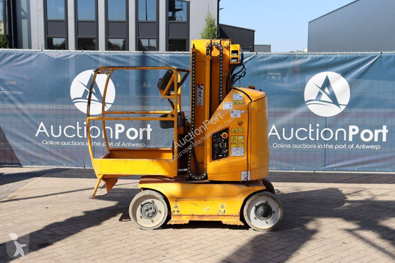 JLG 8E aerial platform