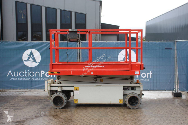 Plataforma elevadora Hollandlift MONOSTAR Y-64EL14