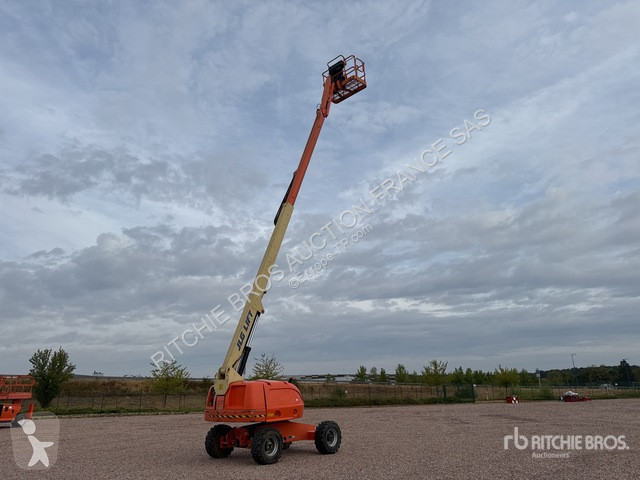 Автовишка JLG