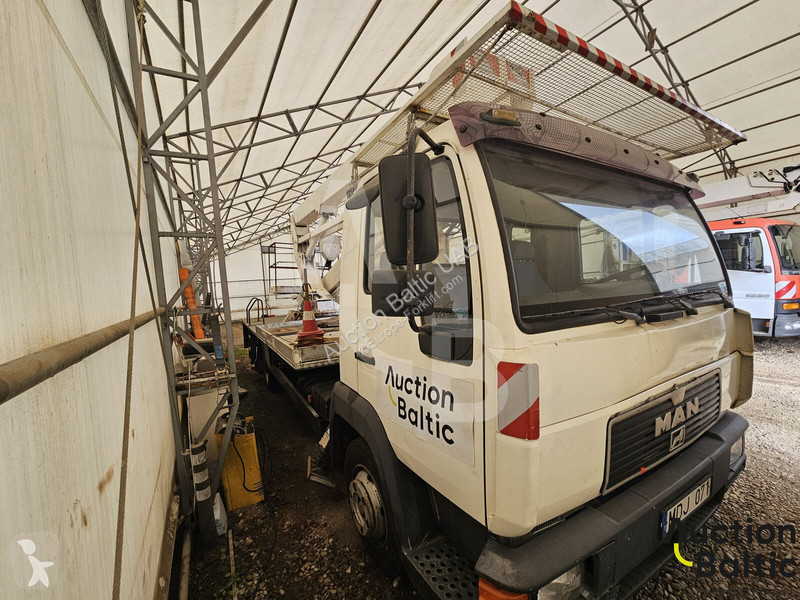 Plataforma elevadora MAN L2000