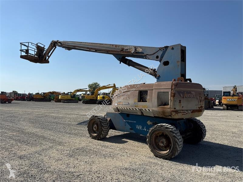 JLG Telescopic Boom Lift aerial platform