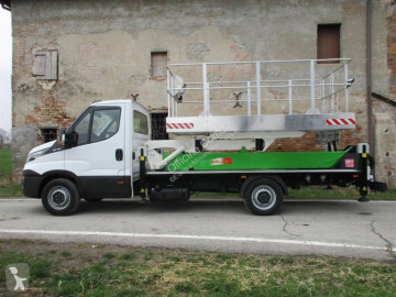 Camión con cesta elevadora Comet nuevo