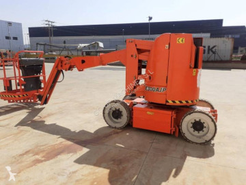 Nacelle automotrice articulée JLG