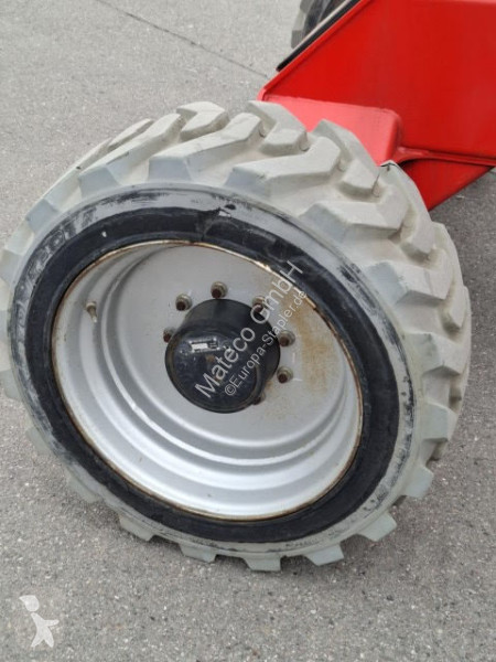 Piattaforma aerea JLG