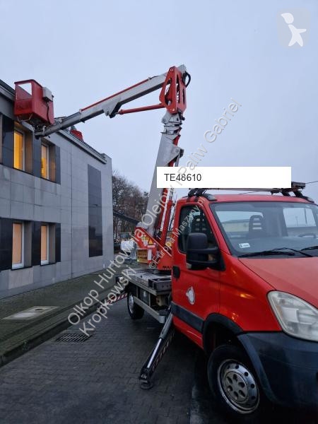 منصة تلسكوبية Iveco MX200