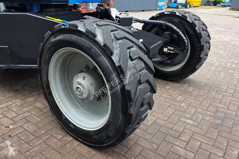 Vysokozdvižná plošina Genie SX135XC Diesel, 43m...