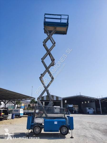 منصة تلسكوبية Genie GS3268RT