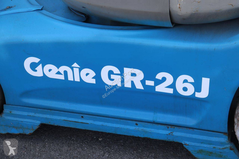 منصة تلسكوبية Genie