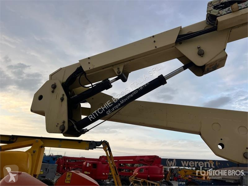 Plataforma elevadora JLG Electric Articulating...